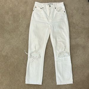 ABERCROMBIE AND FITCH WHITE ANKLE STRAIGHT ULTRA HIGH RISE JEANS SIZE 24/00S